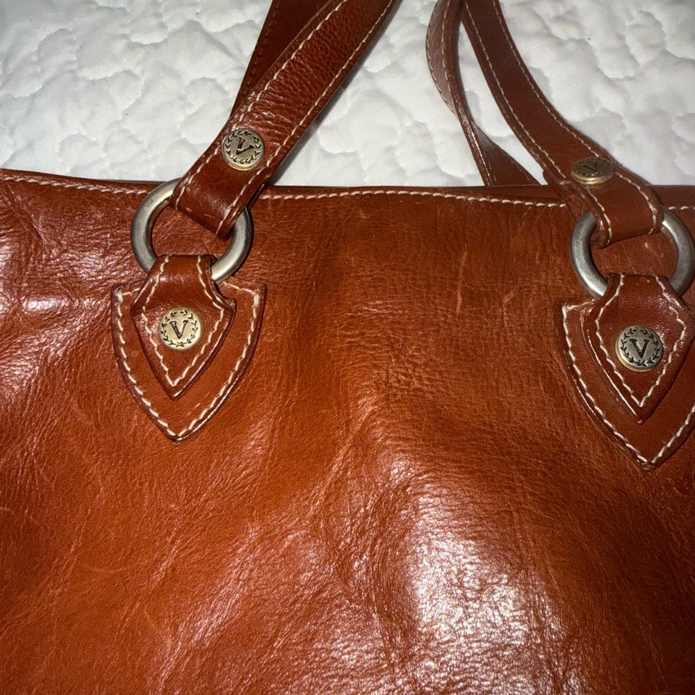 Valentina Elegant Brown Leather shoulder Bag - Picture 3 of 9